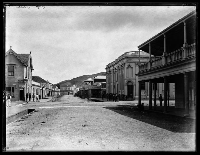 Brown Street Grahamstown with Lady Bowen Bed and Breakfast mid right (just past the BNZ Bank building)